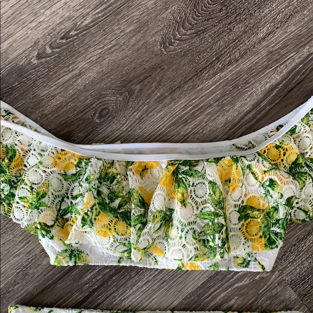 Lemon Bikini - Picture 2 of 4